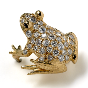 Frog with white diamonds