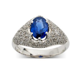 Sapphire with pave-set diamond surround