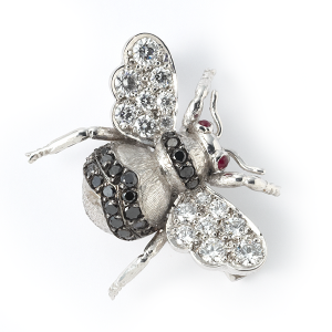 Bee with black and white diamonds