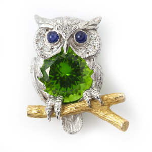 Owl with peridot